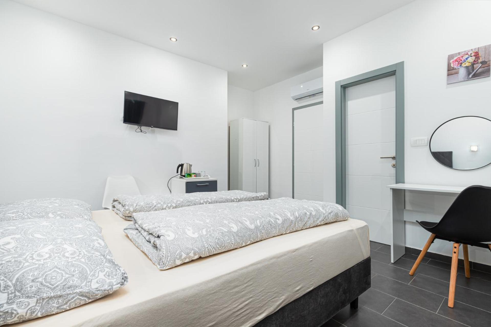 Rooms And Studio Flora Porec Exterior photo